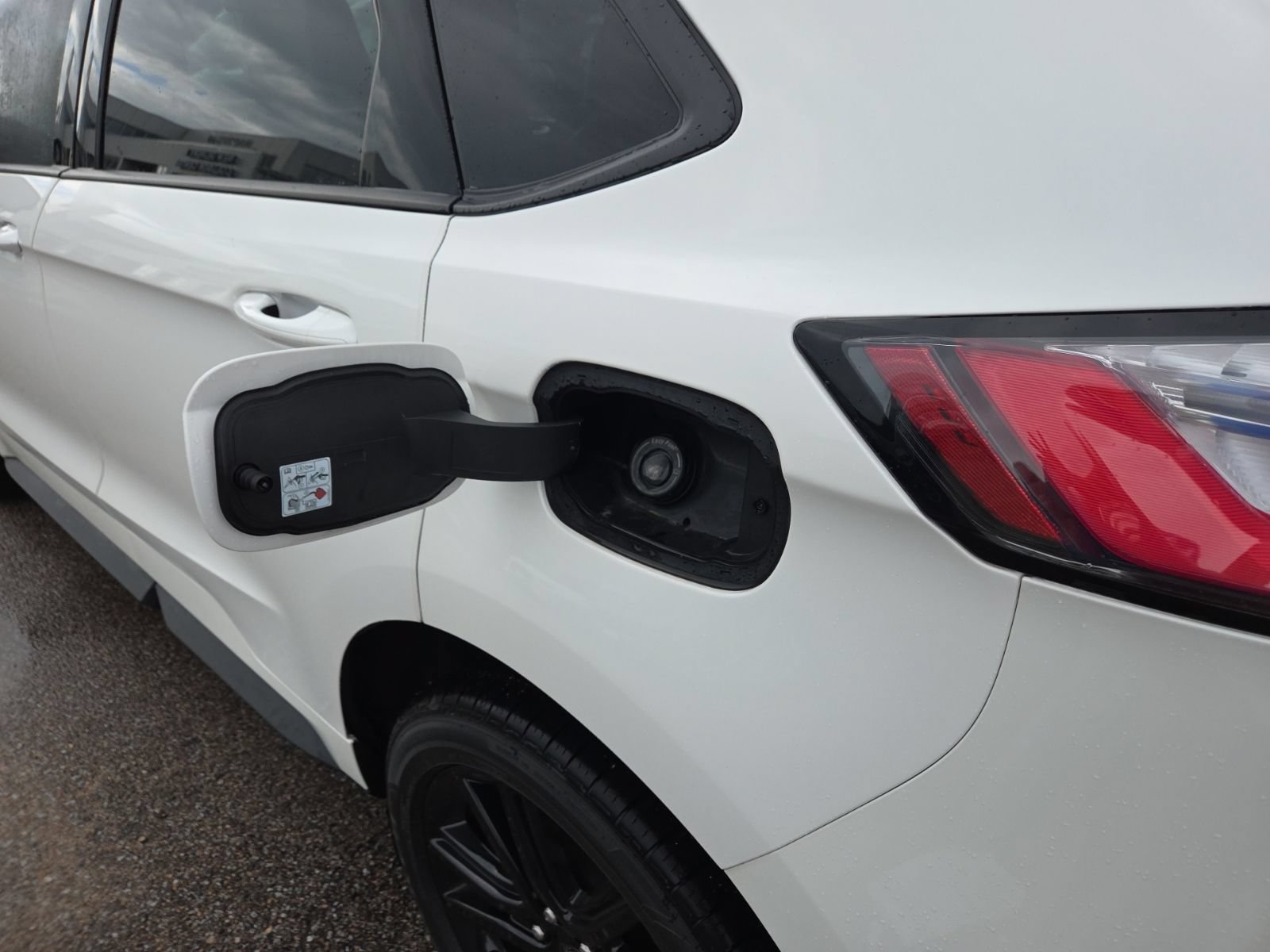 Certified 2024 Ford Edge ST-Line AWD/4WD image 19