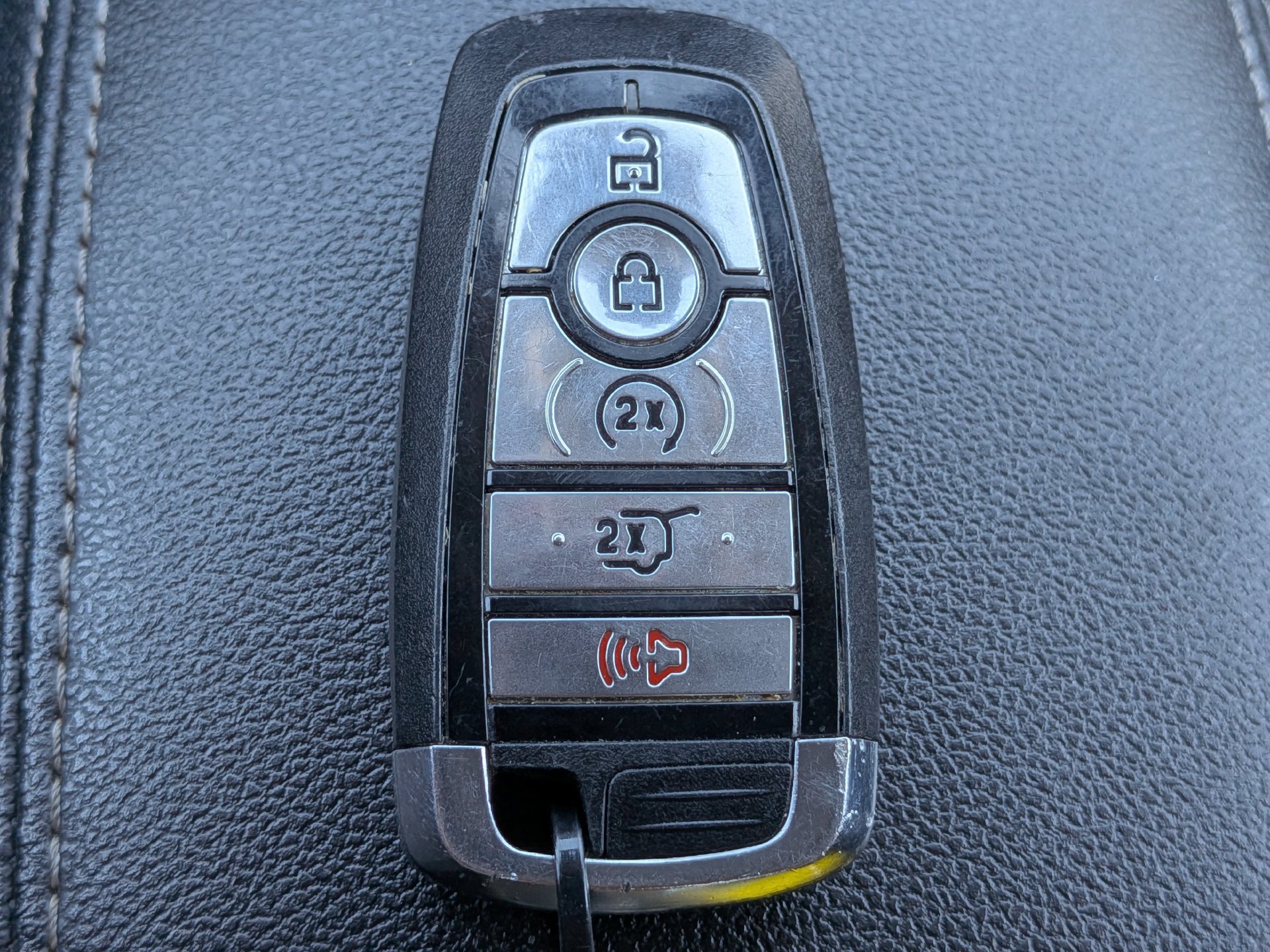 Certified 2024 Ford Escape Active AWD/4WD image 30
