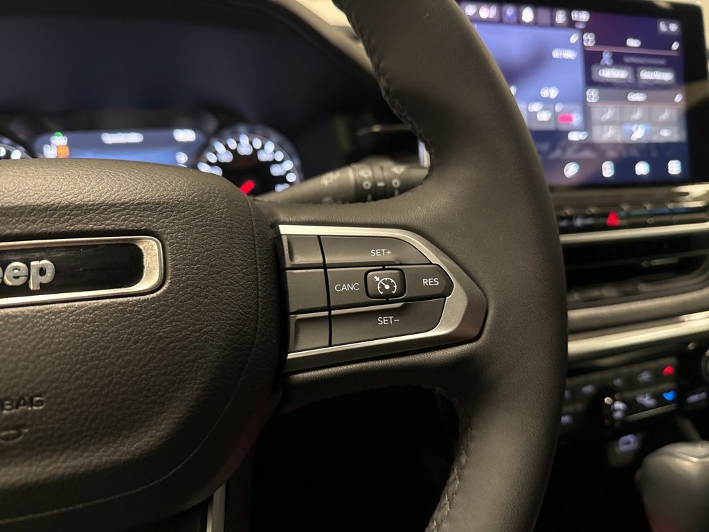 Used 2023 Jeep Compass Latitude w/ Convenience Group image 38