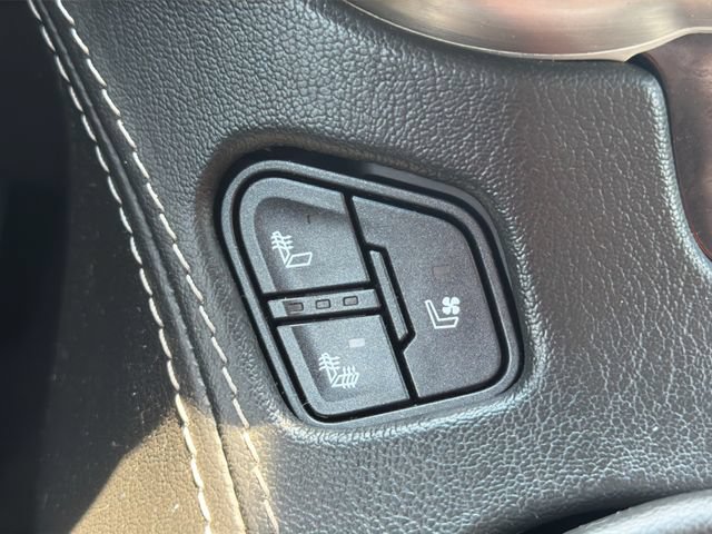 Used 2018 GMC Yukon Denali AWD/4WD image 34