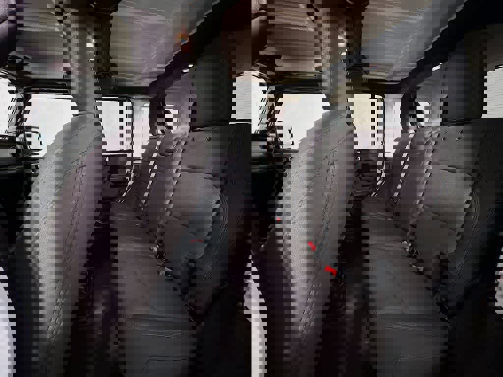 Used 2023 Jeep Wrangler Willys image 17