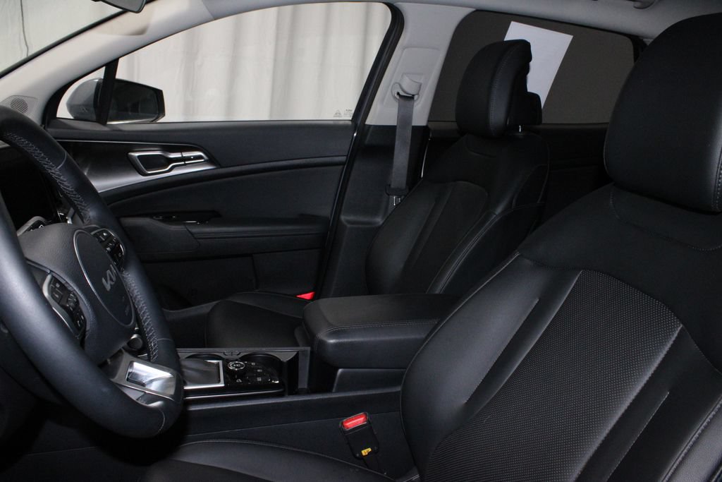 Used 2025 Kia Sportage EX AWD/4WD image 19