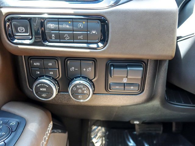Used 2026 GMC Yukon Denali Ultimate AWD/4WD image 30