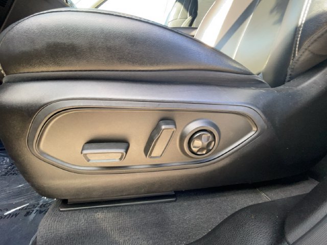 Used 2023 Jeep Grand Cherokee Limited AWD/4WD image 13