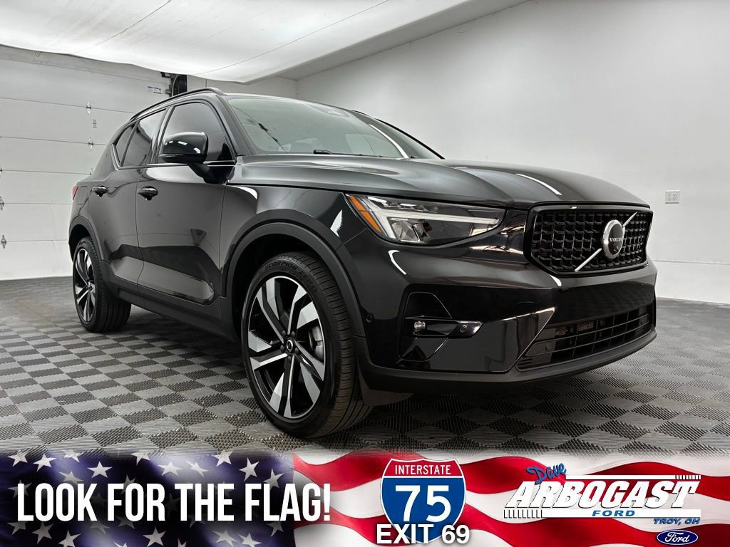 Used 2023 Volvo XC40 B5 Plus w/ Driver Assist Package