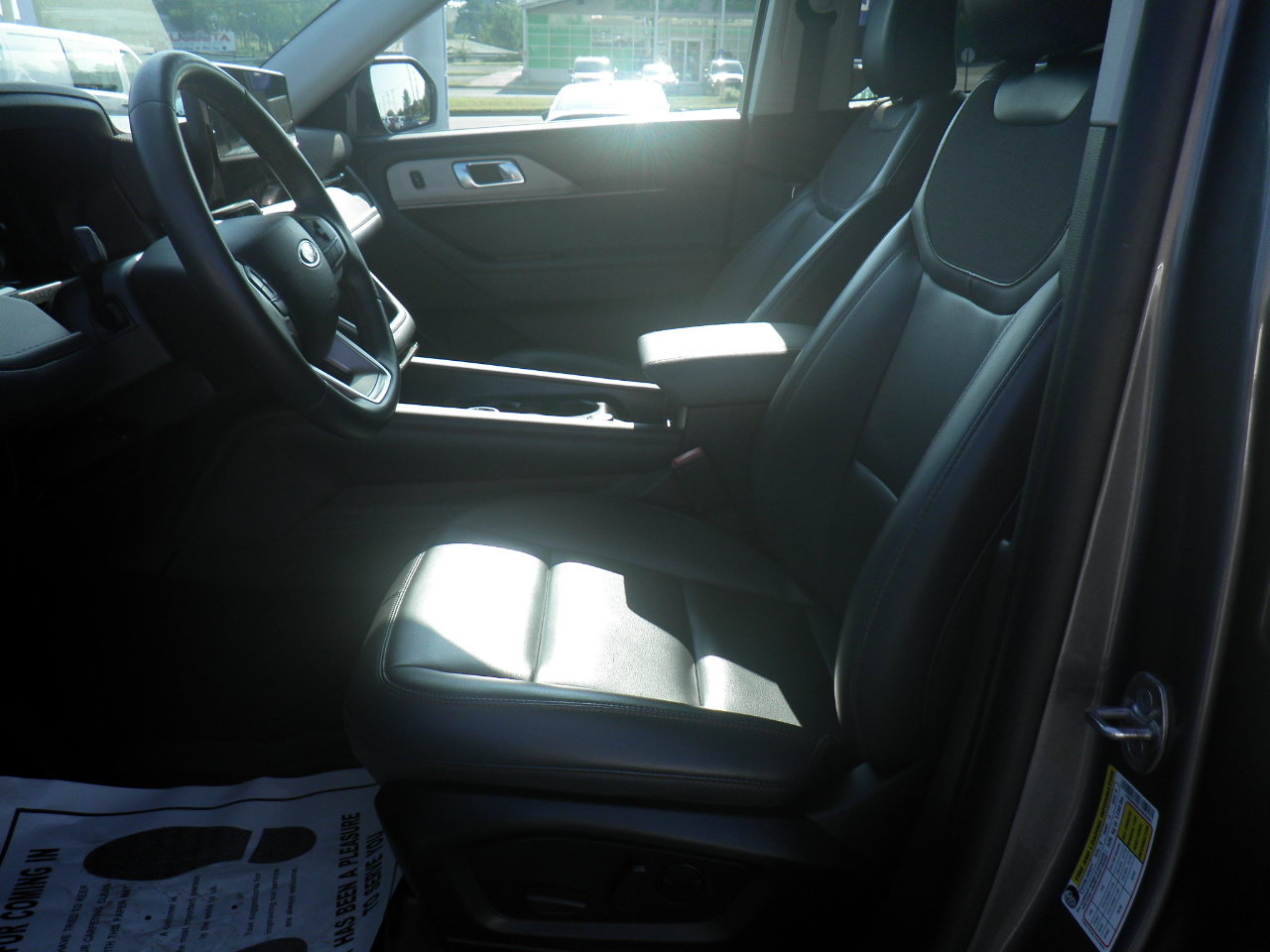 Certified 2025 Ford Explorer Active w/ Active Comfort Package AWD/4WD image 15