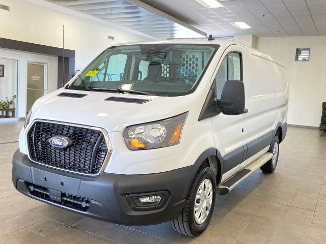 Certified 2025 Ford Transit 250 Low Roof w/ Exterior Upgrade Package RWD image 4