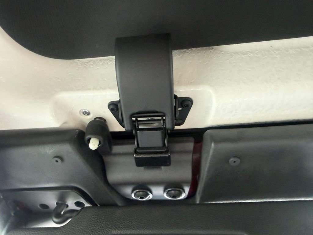 Used 2021 Jeep Wrangler Unlimited Sahara w/ Cold Weather Group AWD/4WD image 34