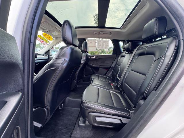 Certified 2024 Ford Escape Platinum w/ Class II Trailer Tow Package AWD/4WD image 15