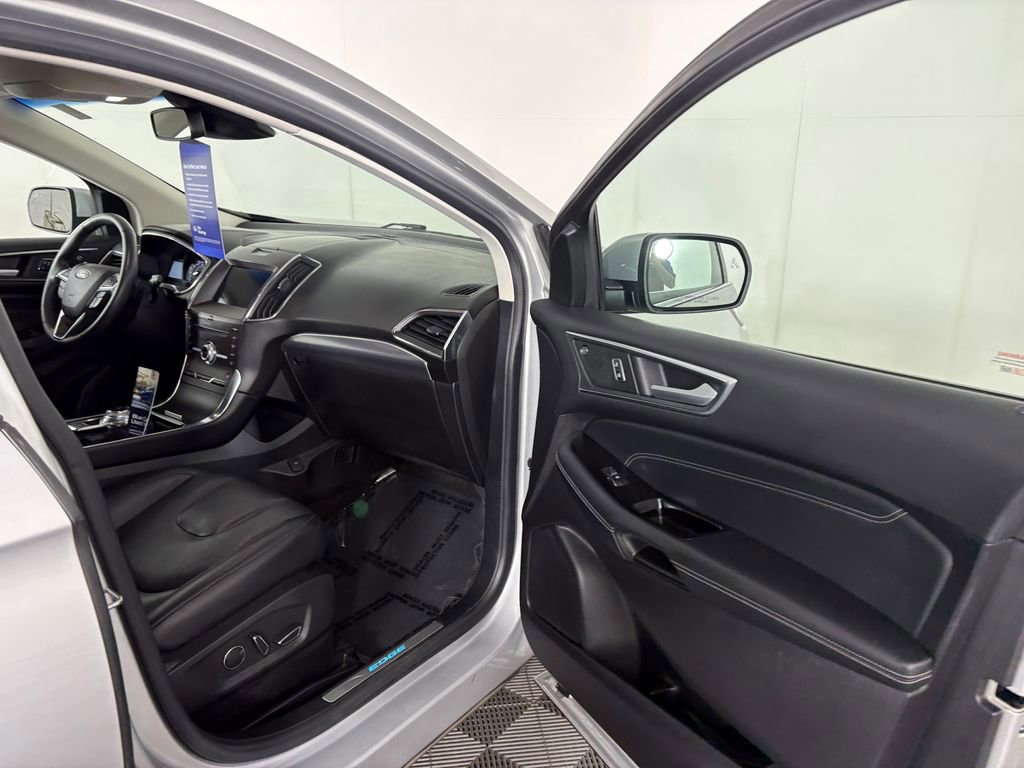 Certified 2019 Ford Edge Titanium image 36