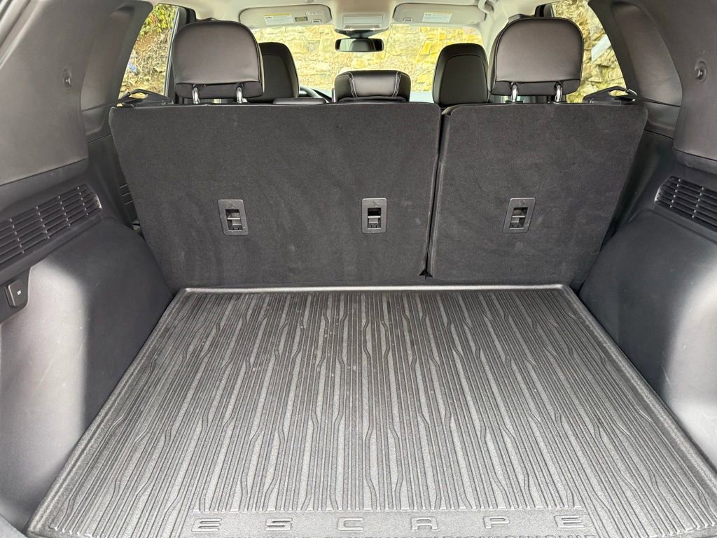 Certified 2024 Ford Escape SE w/ PHEV Premium Package image 10