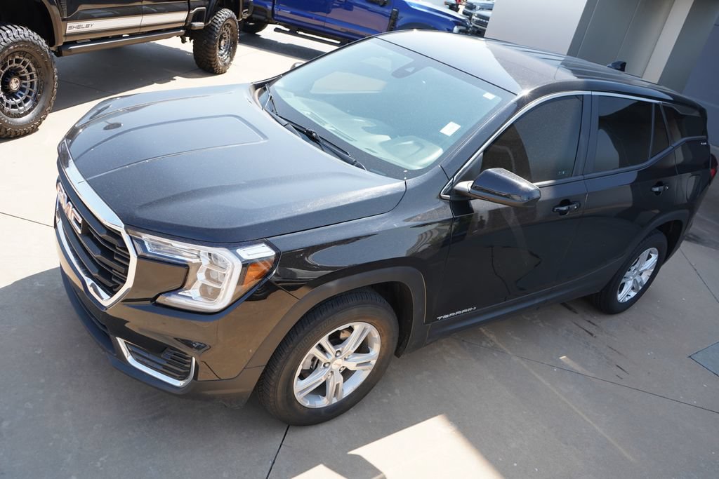Used 2024 GMC Terrain SLE AWD/4WD image 14