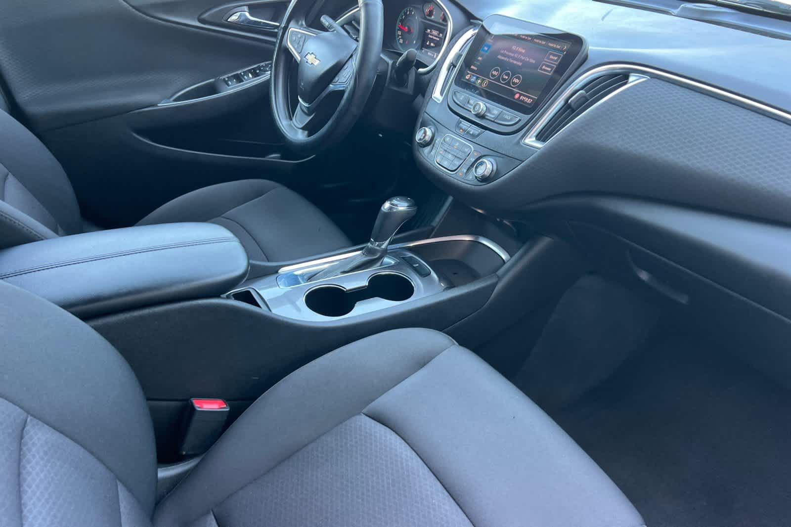 Used 2020 Chevrolet Malibu LT FWD image 15