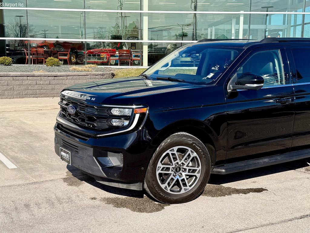 Certified 2025 Ford Expedition Active image 7