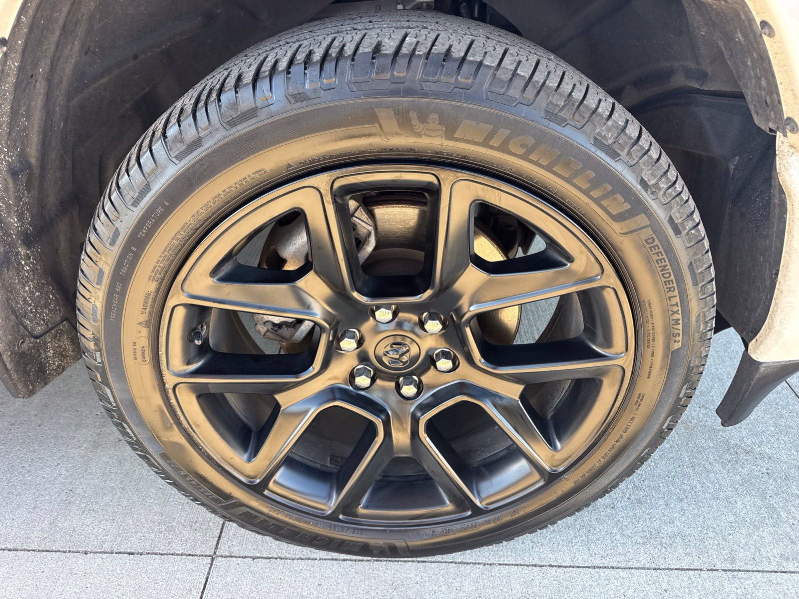 Used 2023 RAM 1500 Laramie AWD/4WD image 23