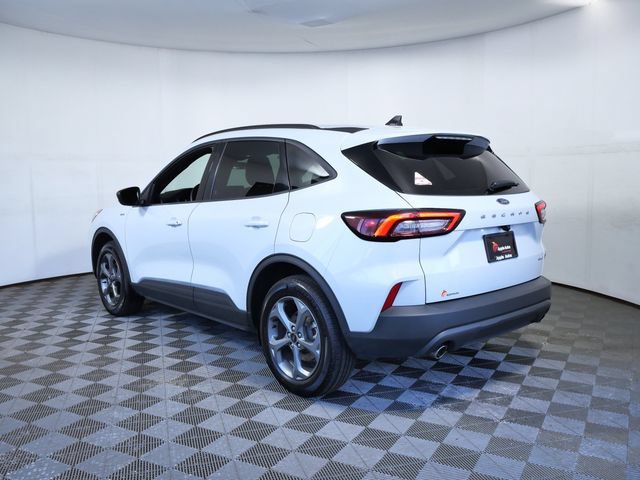 Certified 2025 Ford Escape ST-Line AWD/4WD image 4