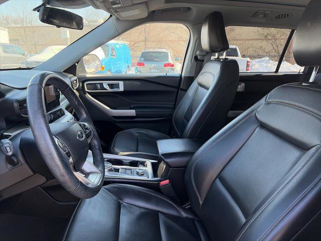 Certified 2022 Ford Explorer XLT w/ Equipment Group 202A image 13