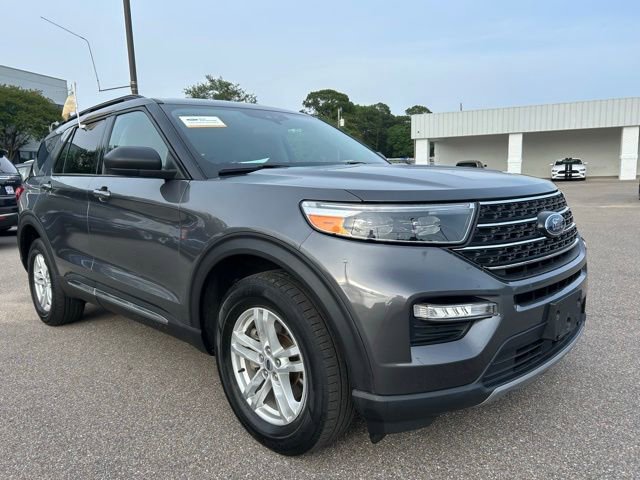 Certified 2023 Ford Explorer XLT w/ Equipment Group 202A AWD/4WD image 2