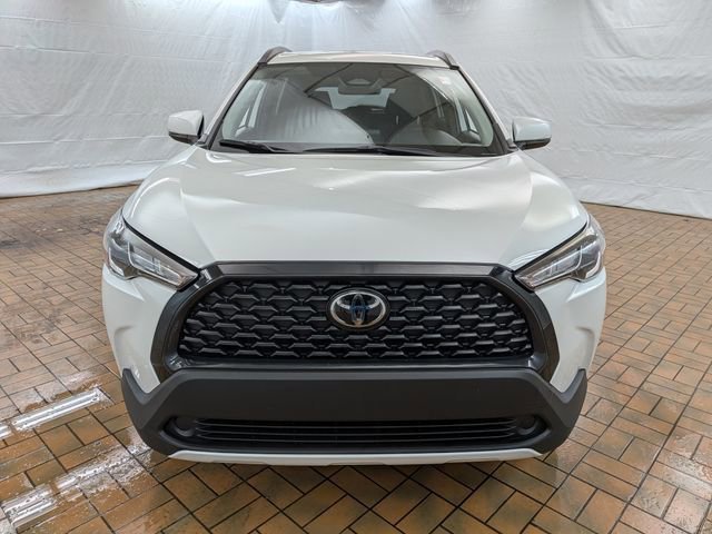 Used 2024 Toyota Corolla Cross LE image 8