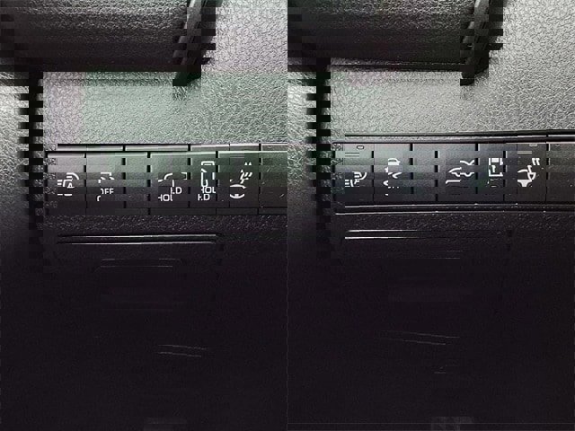 Used 2022 Toyota Camry XSE image 23