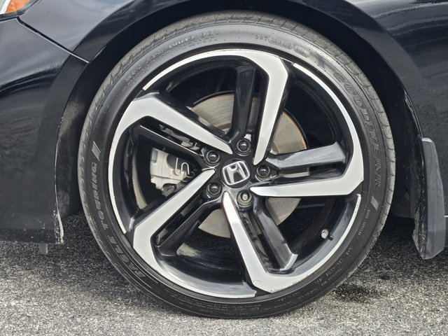 Used 2018 Honda Accord Sport image 11