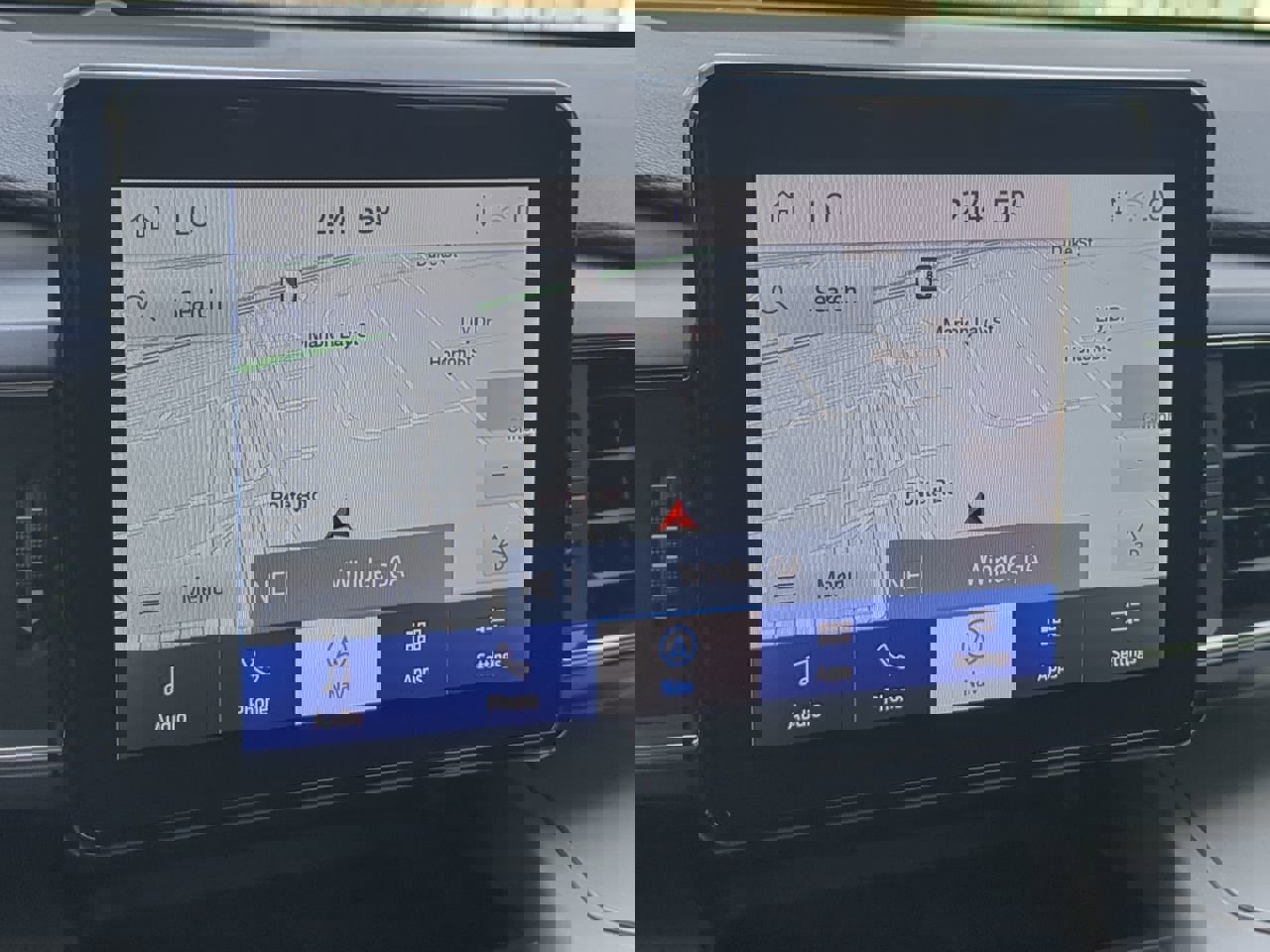 Certified 2022 Ford Explorer XLT w/ Equipment Group 202A image 19