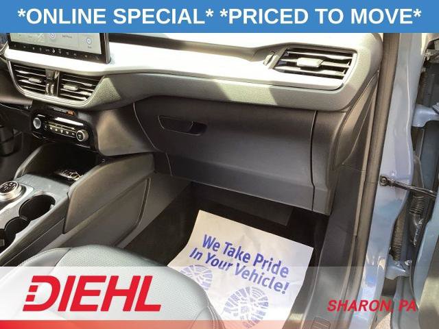 Certified 2024 Ford Escape Platinum AWD/4WD image 19