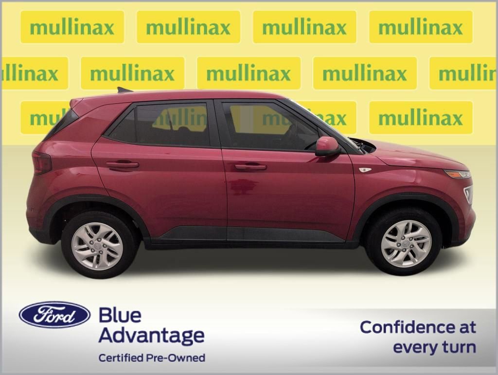 Used 2021 Hyundai Venue SE image 6