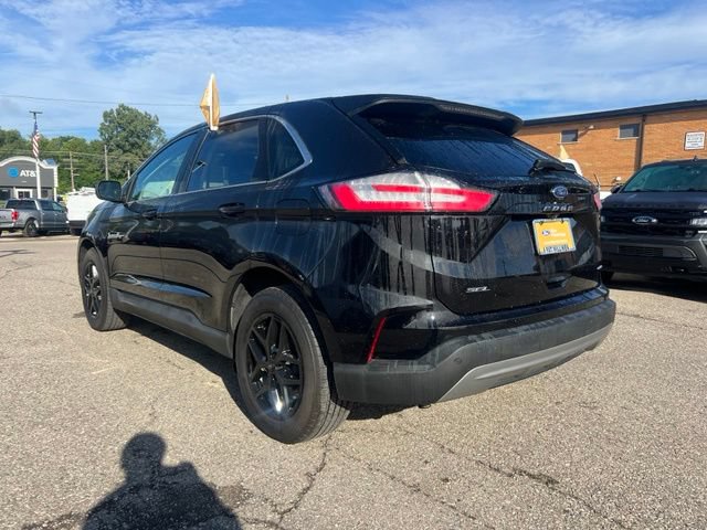 Certified 2023 Ford Edge SEL w/ Convenience Package AWD/4WD image 4