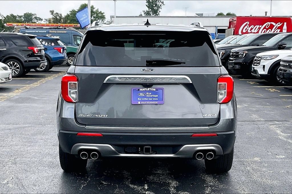 Certified 2022 Ford Explorer Platinum w/ Equipment Group 601A AWD/4WD image 3