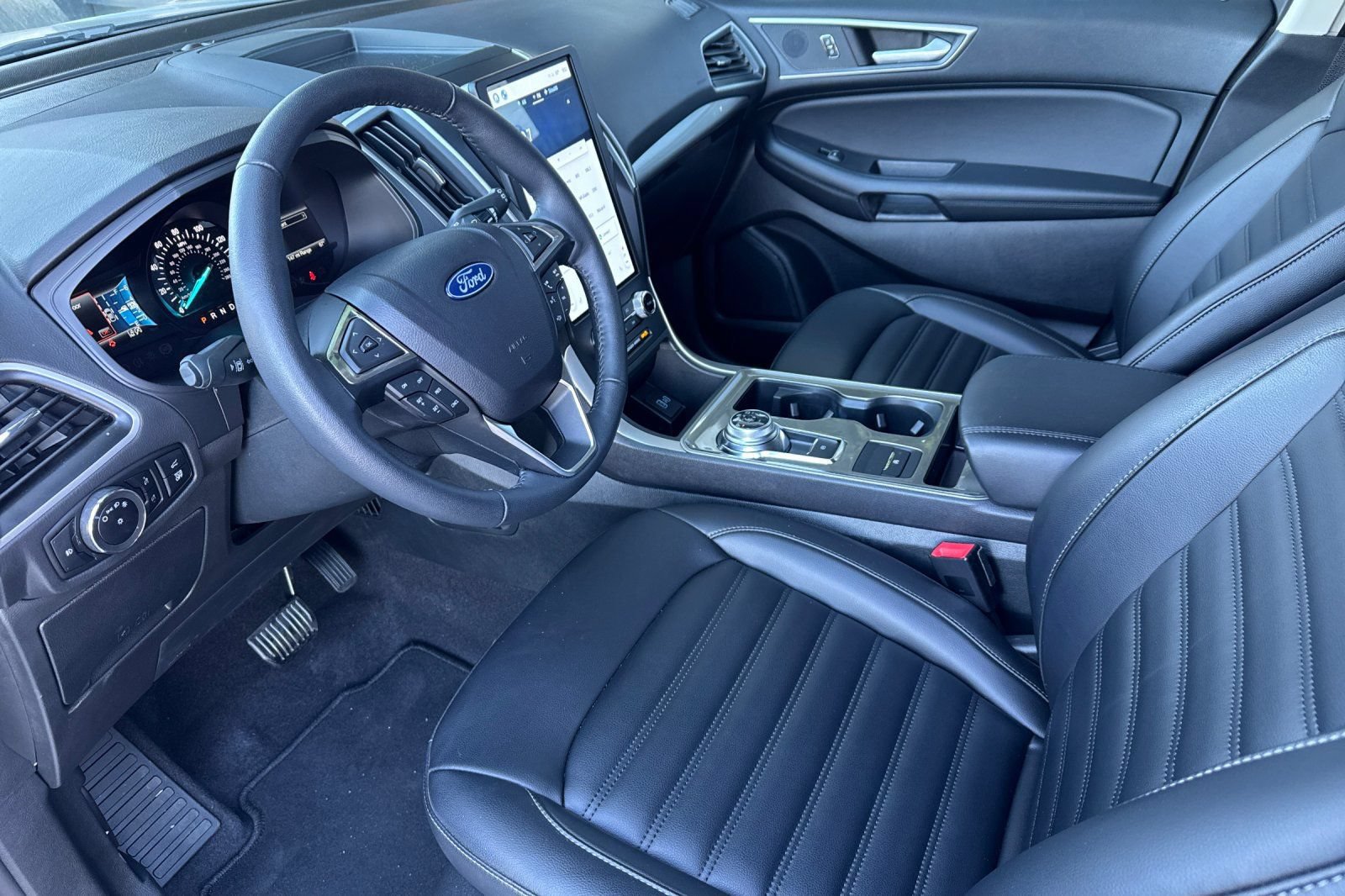 Certified 2024 Ford Edge SEL w/ Convenience Package AWD/4WD image 9