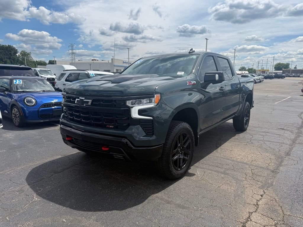 Used 2025 Chevrolet Silverado 1500 LT Trail Boss w/ LT Trail Boss Premium Package AWD/4WD image 7