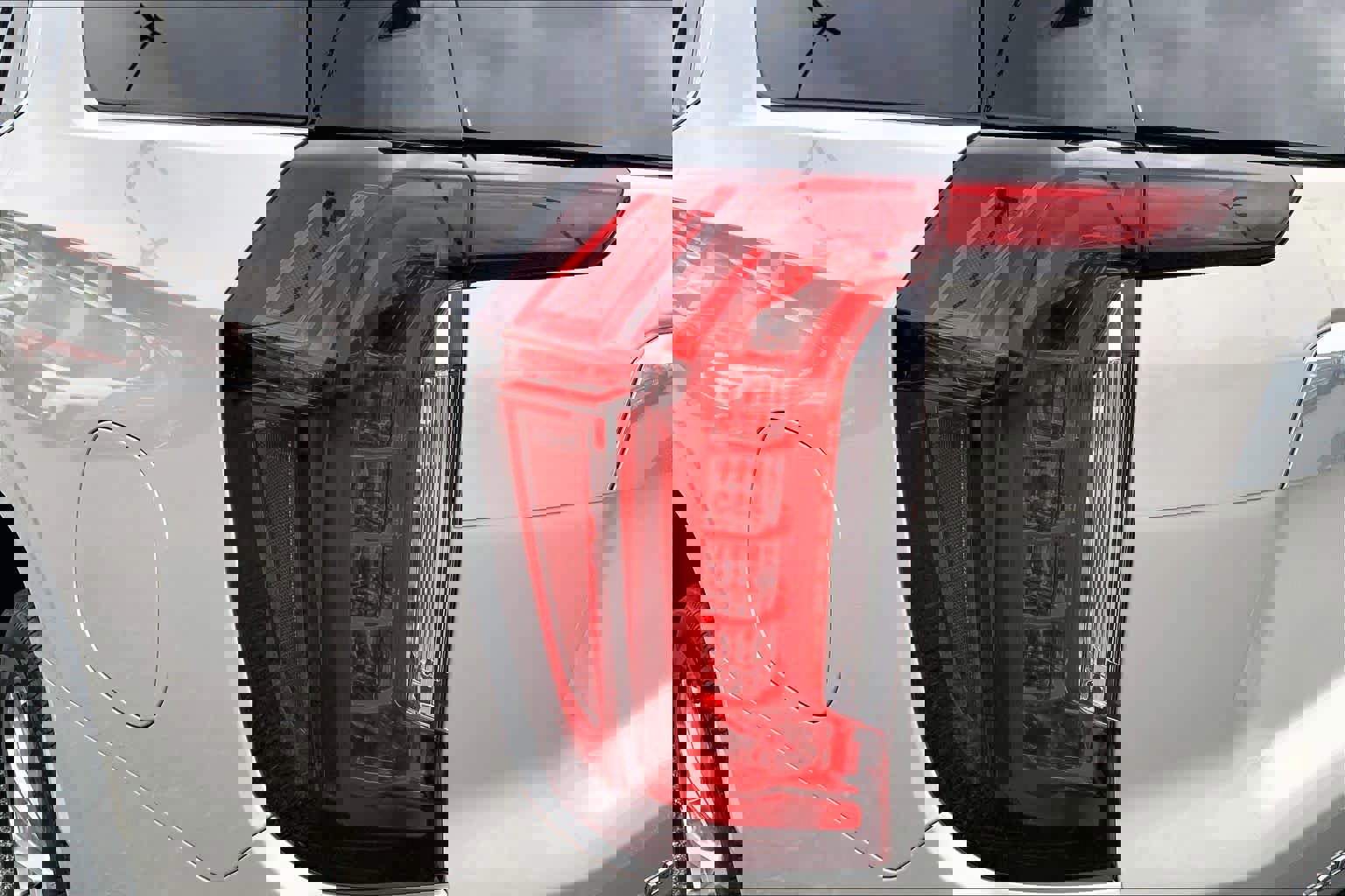 Used 2024 GMC Yukon Denali w/ Advanced Technology Package image 28