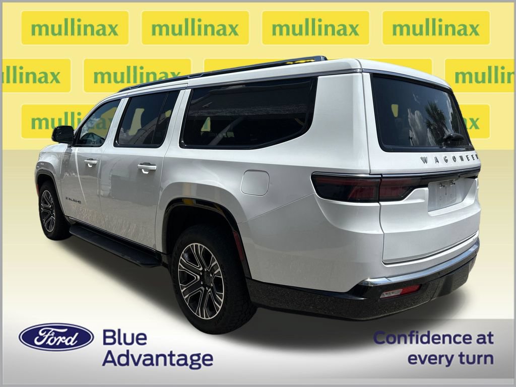 Used 2024 Jeep Wagoneer L Series II RWD image 2