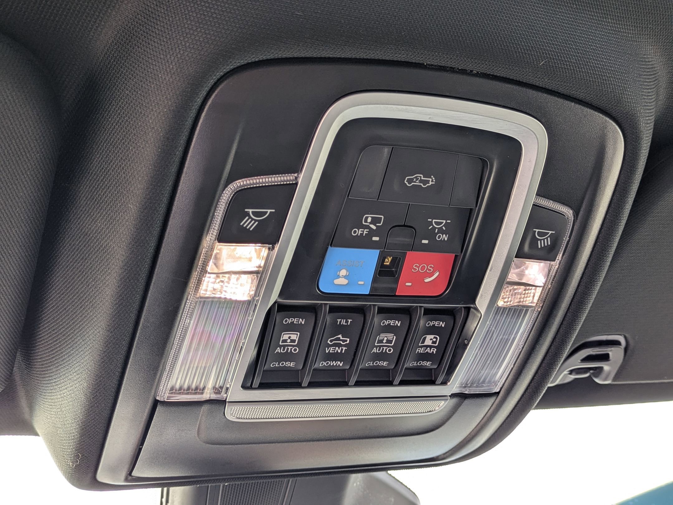 Used 2025 RAM 1500 Limited image 27