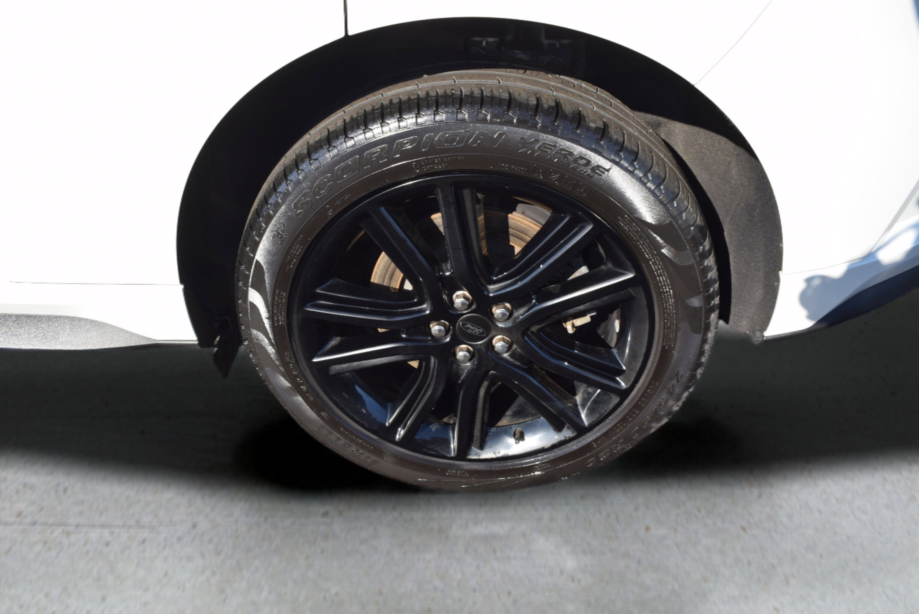 Certified 2022 Ford Edge ST-Line w/ Cargo Accessory Package image 6