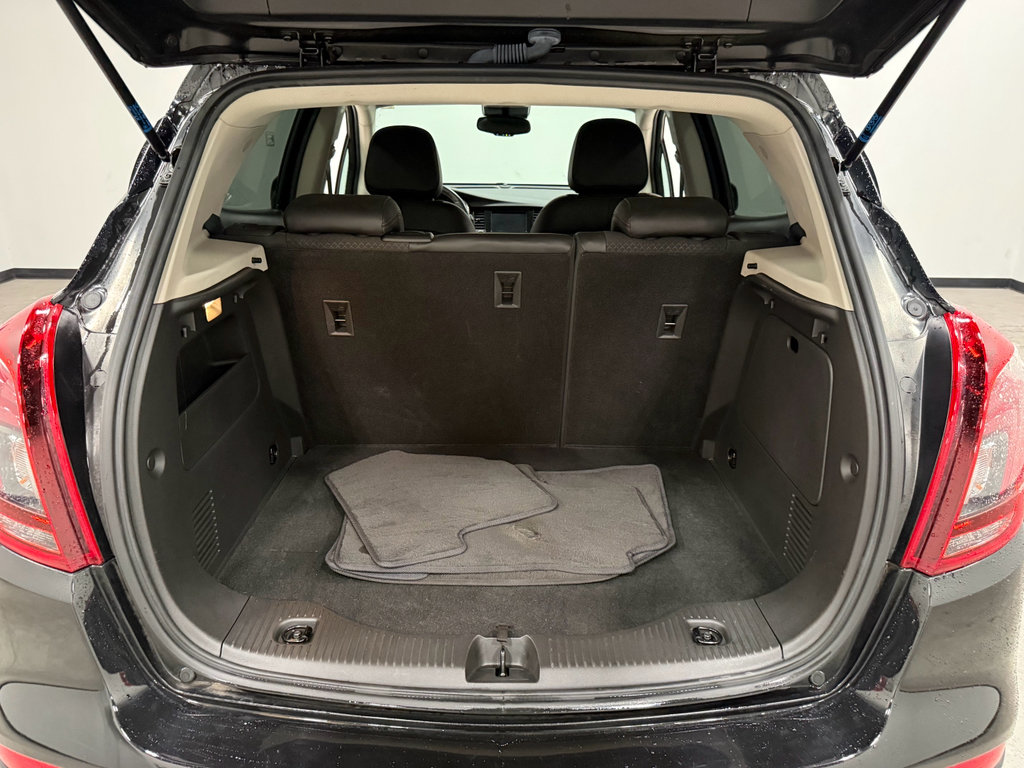 Used 2021 Buick Encore Preferred w/ Safety Package image 27