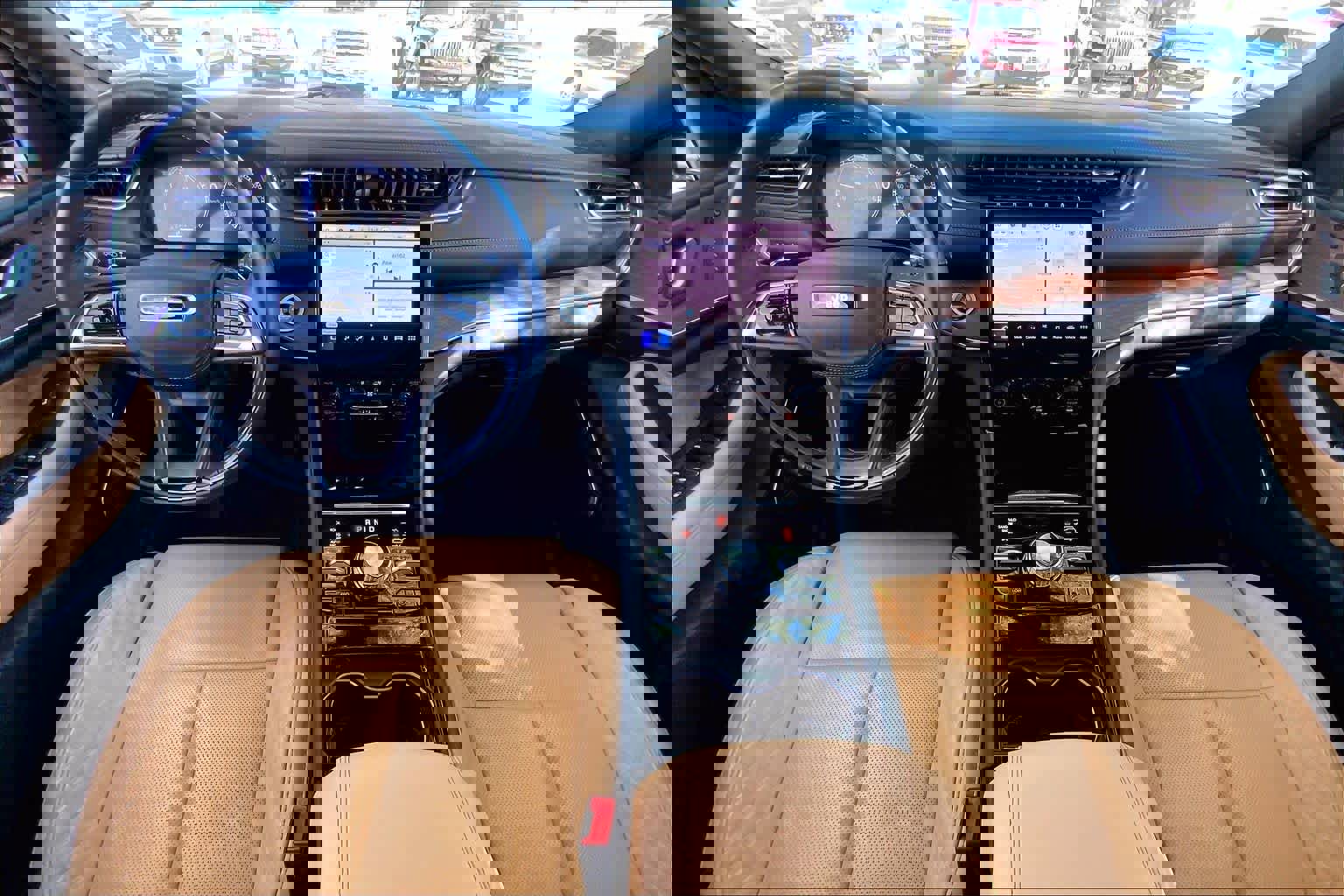 Used 2025 Jeep Grand Cherokee L Summit image 15