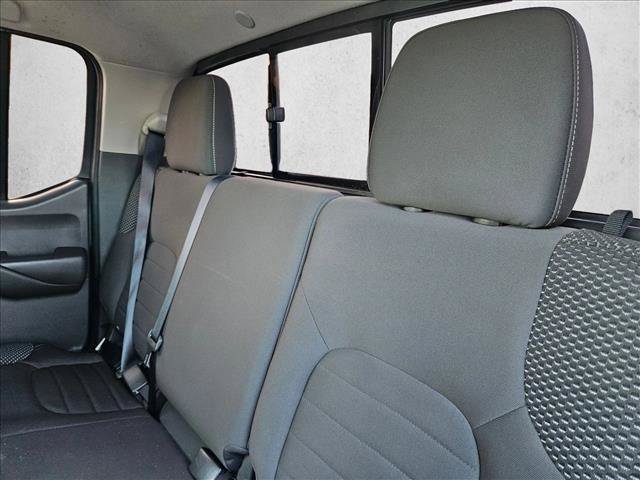 Used 2018 Nissan Frontier PRO-4X AWD/4WD image 18