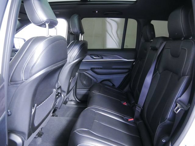 Used 2024 Jeep Grand Cherokee Limited w/ Trailer Tow Package AWD/4WD image 16