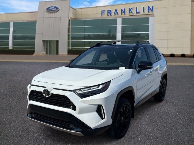 Used 2025 Toyota RAV4 XSE AWD/4WD image 3