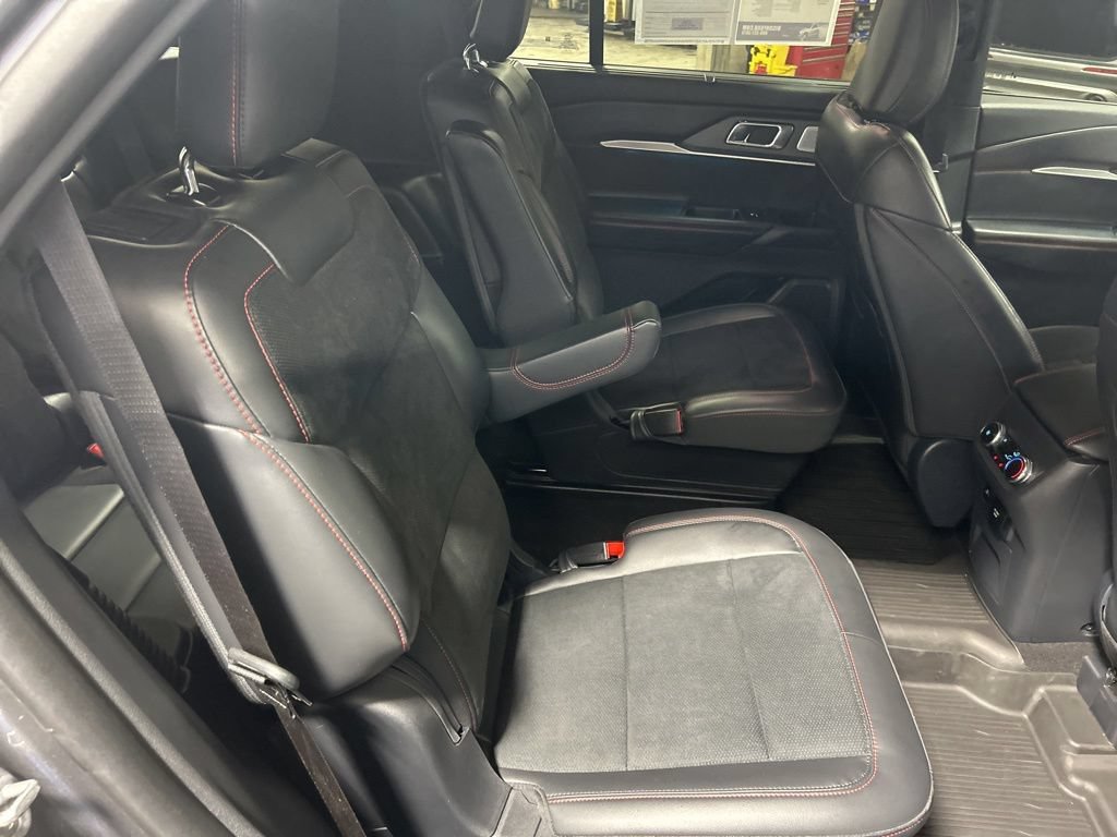 Certified 2025 Ford Explorer ST AWD/4WD image 11