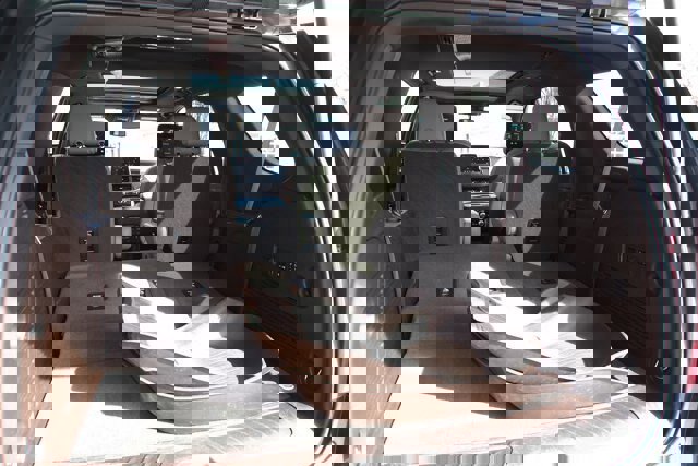 Used 2021 GMC Yukon SLT w/ SLT Luxury Plus Package image 18