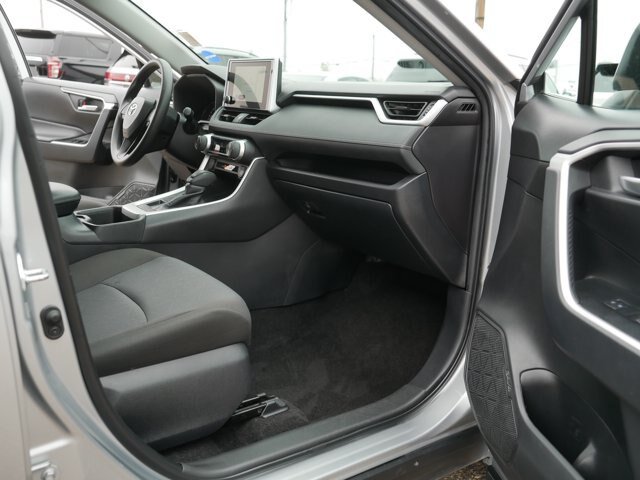 Used 2025 Toyota RAV4 XLE AWD/4WD image 19