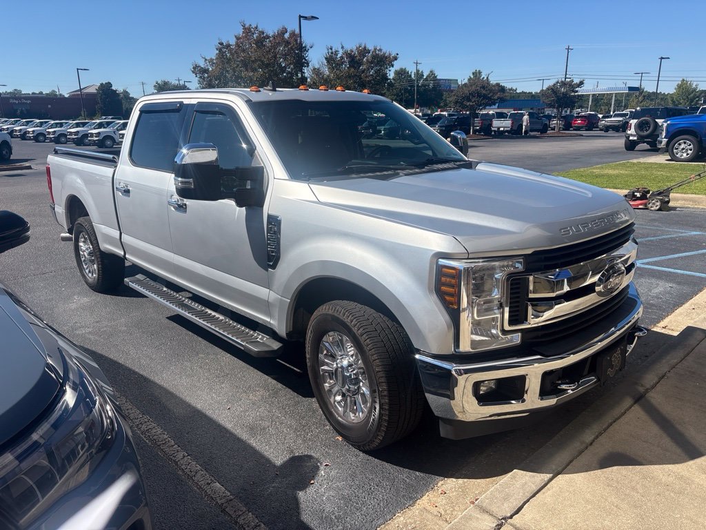 Certified 2019 Ford F250 XLT w/ XLT Premium Package RWD image 7