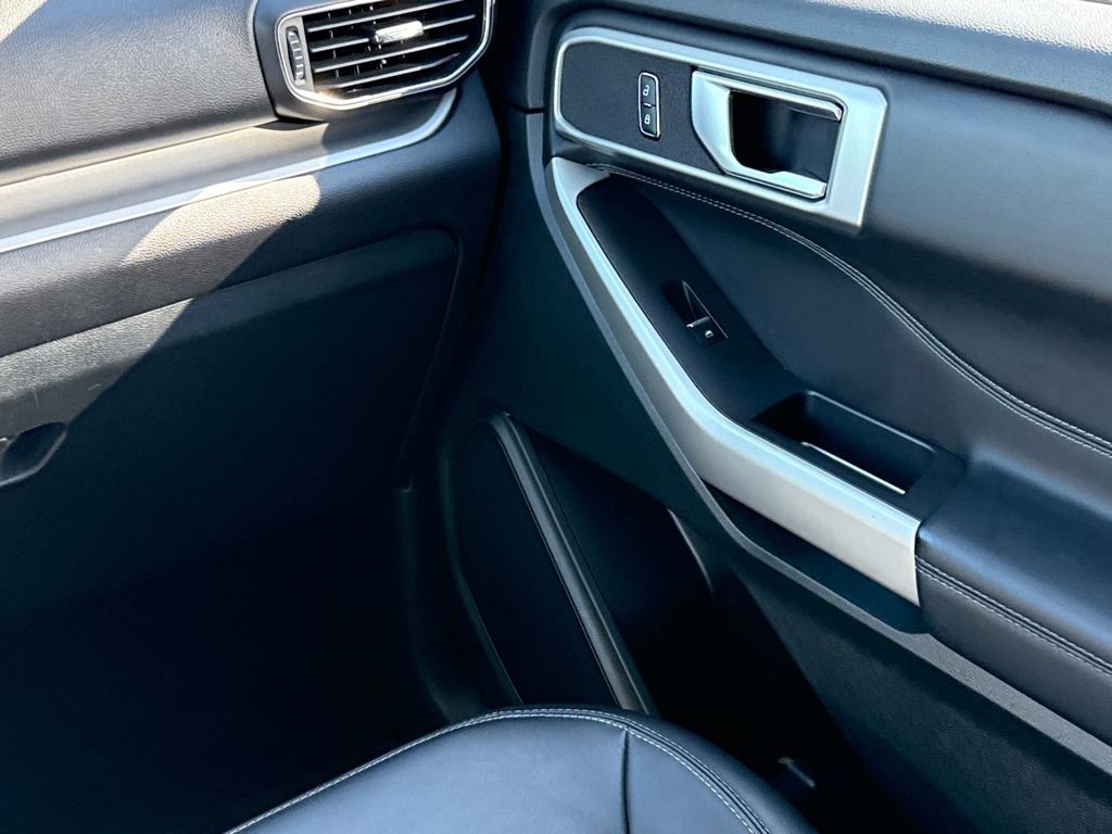 Certified 2023 Ford Explorer XLT w/ Equipment Group 202A image 16