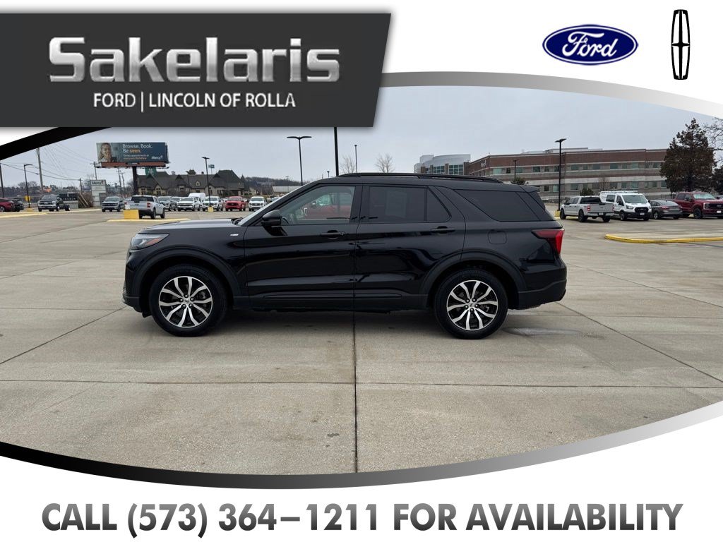 Certified 2025 Ford Explorer ST-Line AWD/4WD image 5