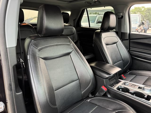 Certified 2023 Ford Explorer Limited w/ Limited Technology Package AWD/4WD image 9