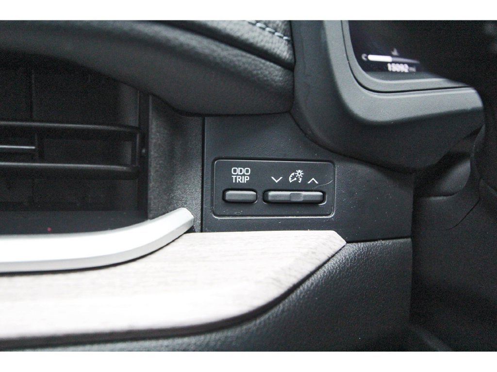 Used 2024 Toyota Grand Highlander AWD image 21