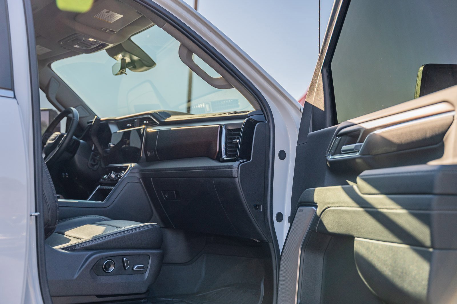 Used 2024 GMC Sierra 2500 Denali w/ Denali Reserve Package image 20